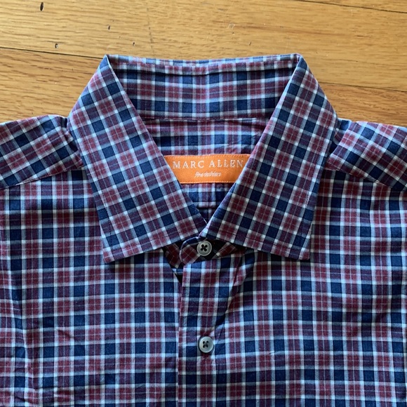 Marc Allen L button down - Picture 2 of 3
